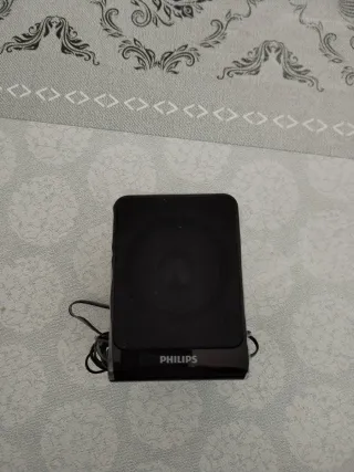 Philips Subwoofer y Altavoces Negros