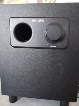 Philips Subwoofer y Altavoces Negros