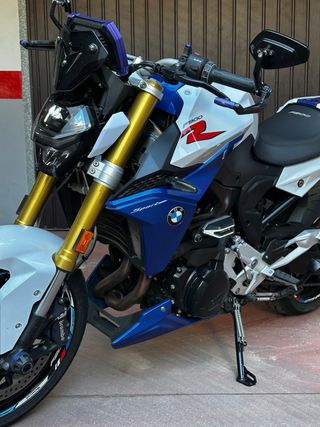 BMW F900R 2023