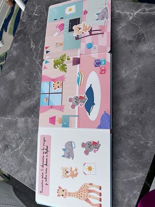 Busca y encuentra para bebes. Sophie la Girafe