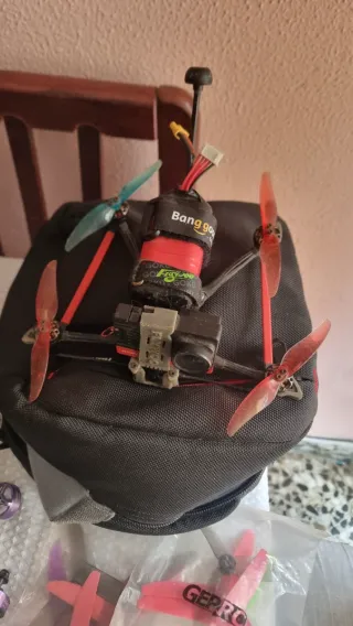 Attrezzatura Completa per Droni FPV