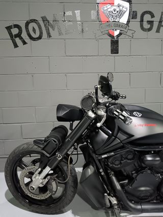 Harley-Davidson V-Rod Negra