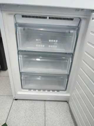 Nevera marca Siemens 202/60cm clase A++ con garant