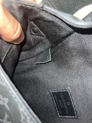 Bolso Louis Vuitton takeoff pouch - Negro/Gris