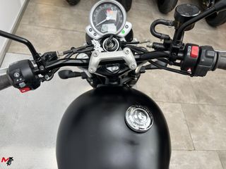 TRIUMPH STREET TWIN 2017 15980 kms.
