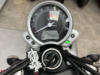 TRIUMPH STREET TWIN 2017 15980 kms.