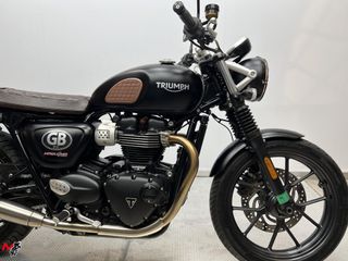 TRIUMPH STREET TWIN 2017 15982 kms.