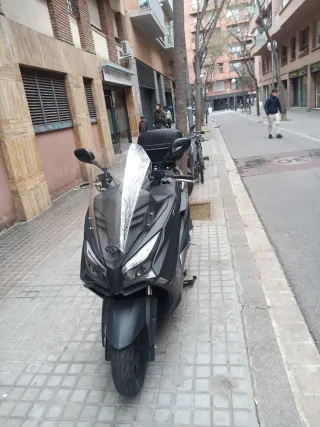 Kymco X-TOW 125 Scooter Negra