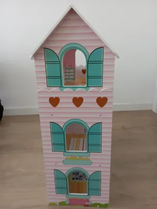 Casa de muñecas rosa