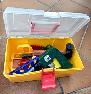 Caja de herramientas de juguete