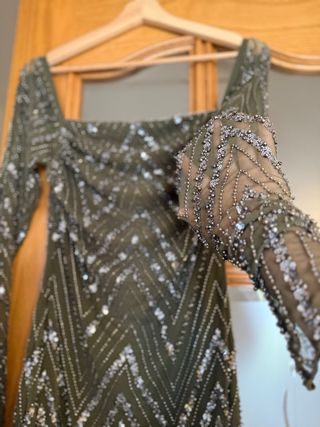 Vestido Ceremonia Pedrería tono Oliva Talla S