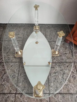 Mesa auxiliar cristal y metal dorado