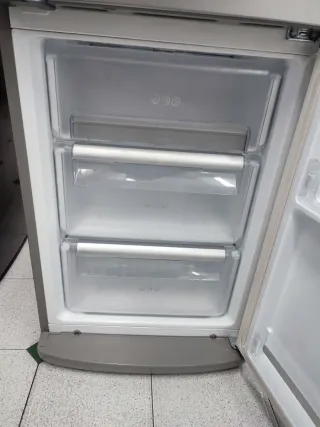 Nevera marca LG plateada 190/60cm clase A+ garanti