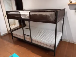 Litera Metálica IKEA Negra