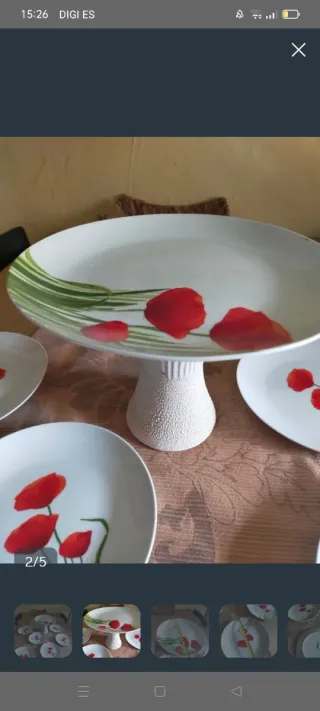 Bandeja y platos decorados con amapolas