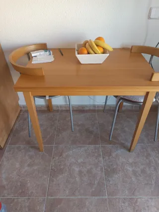 Mesa de cocina de madera