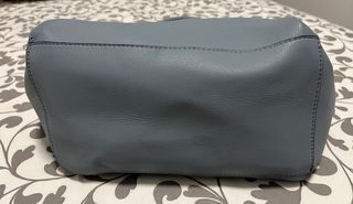 Bolso azul hielo de hombro. Con bolsa interior