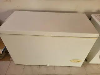 Congelador Horizontal Blanco marca Indesit.