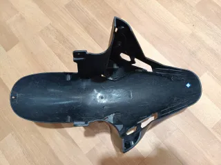 Guardabarros Keeway RKF Negro mate.