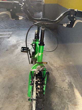 Bicicleta niño 18” + casco