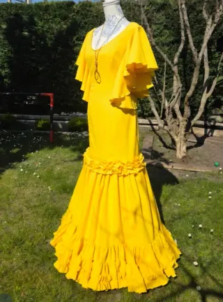 Traje de flamenca amarillo. 38/40
