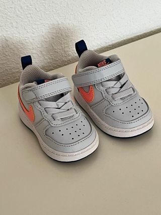 Zapatos de bebé sin estrenar Talla 17 y 19