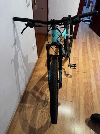 Bicicleta Ghost Off-Road Negra/Azul En persona