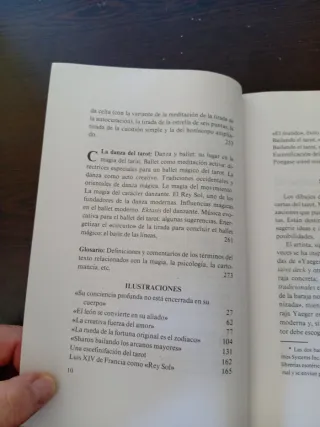 Guía práctica Llewellyn para la magia del tarot