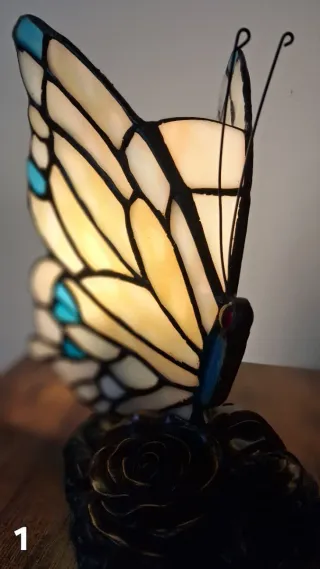 Lámpara nueva mariposa estilo Tiffany!