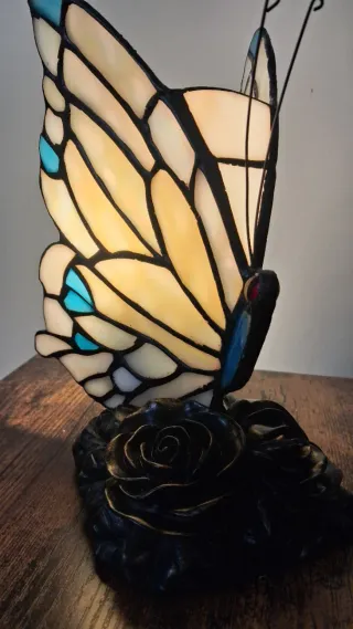 Lámpara nueva mariposa estilo Tiffany!