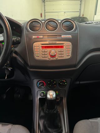 Ford Tourneo Connect 2012