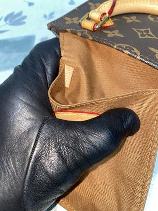 Louis Vuitton Petit Sac Plat Marrón