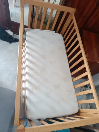 Cuna de madera Amal