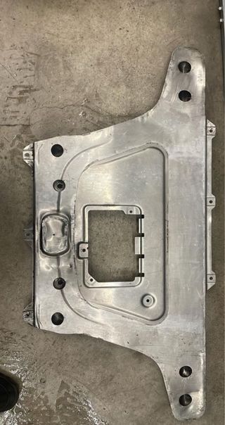 Cubrecarter Metálico BMW E46