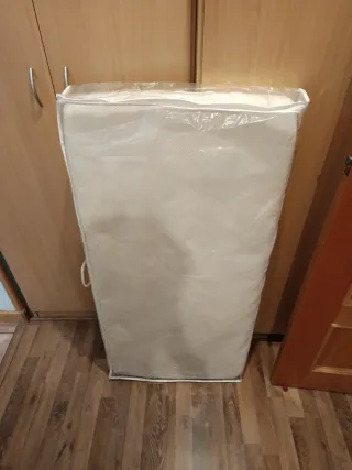 Cuna de madera blanca desmontable