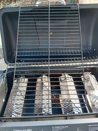 Barbacoa Gas Broiluck 4+1 Fuegos usada 3 veces