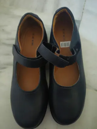 Zapato piel tipo merceditas negro