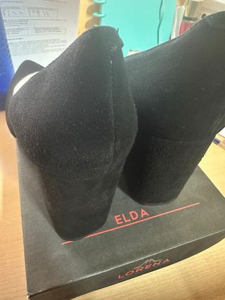 Zapatos de tacón negros