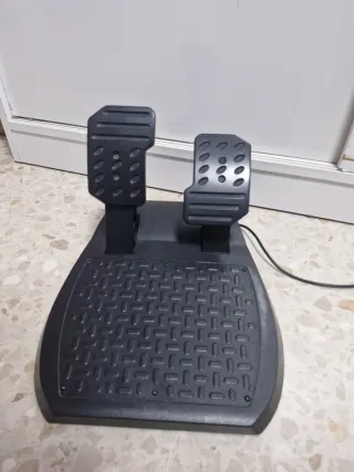 Volante Thrustmaster TMX