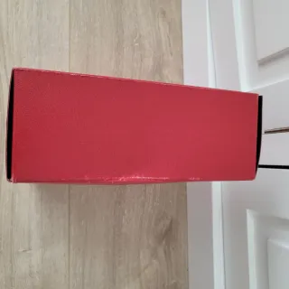 Caja Carolina Herrera Roja