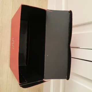 Caja Carolina Herrera Roja