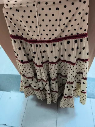 Falda rociera beige lunares negros