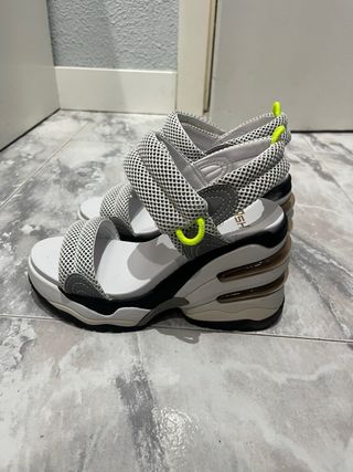 Sandalias Bimba y Lola Verde Oliva