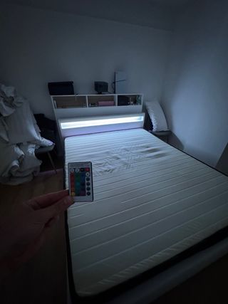 Cama led 160x200 con 4 estantes + Colchón