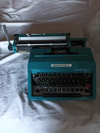 Máquina de escribir Olivetti Studio 45