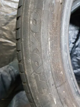 Neumático Toyo 215/50R18 92V