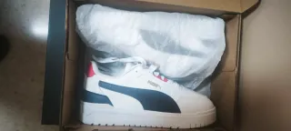 Zapatillas Puma Blancas y Azules