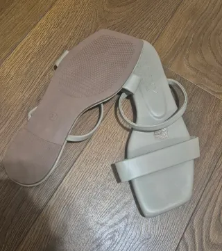 Sandalias Beige Tiras