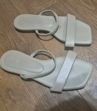 Sandalias Beige Tiras