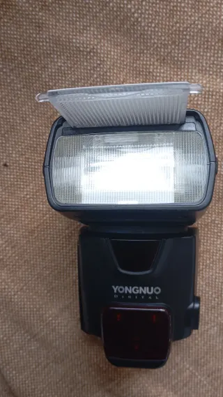 Canon EOS 5D Mark II + Objetivo 28-300mm